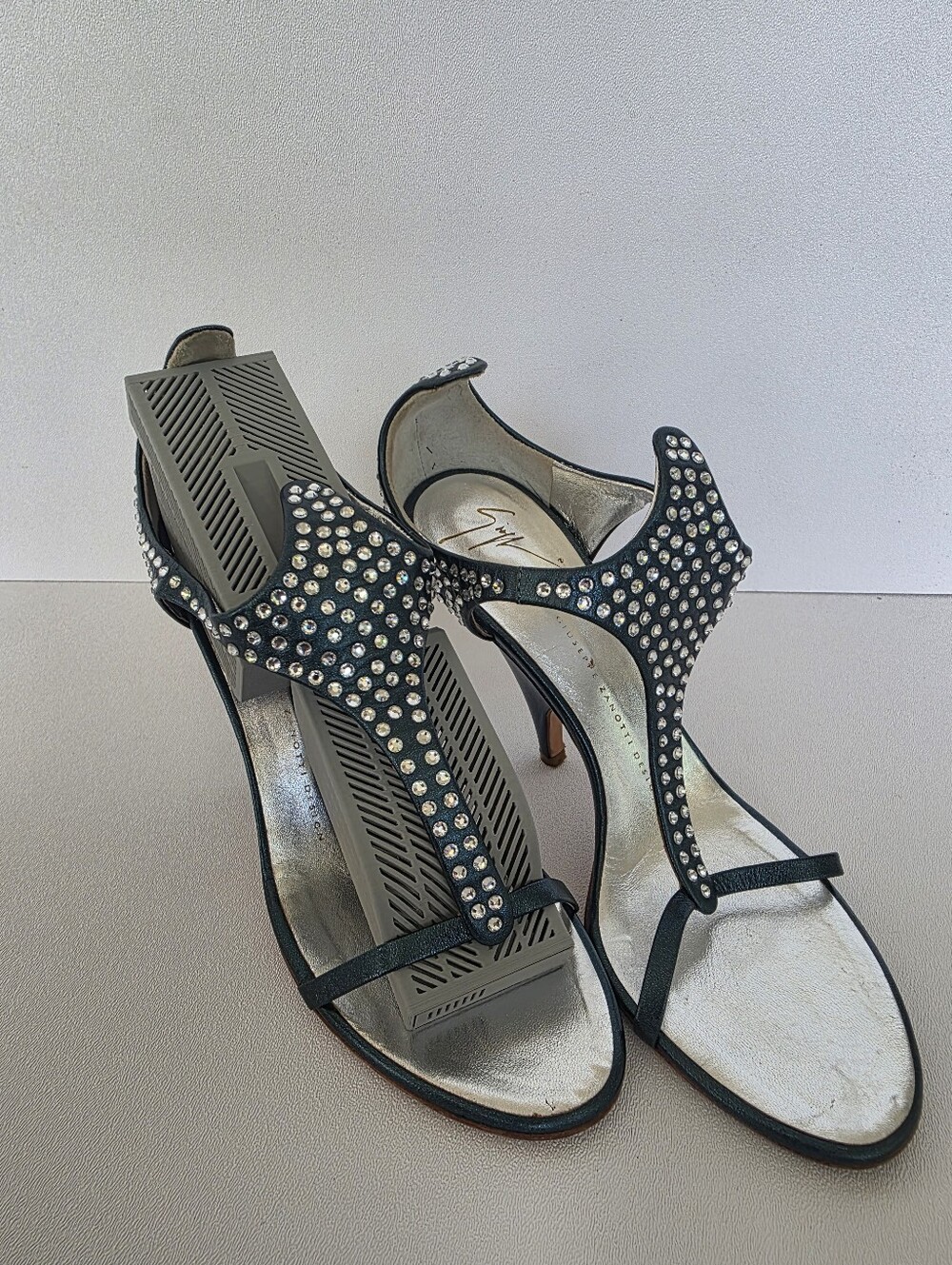 Giuseppe Zanotti Y2K Metallic Green Crystal Studded Stiletto Heels 38.5 (US 8.5) - Picture 8 of 16